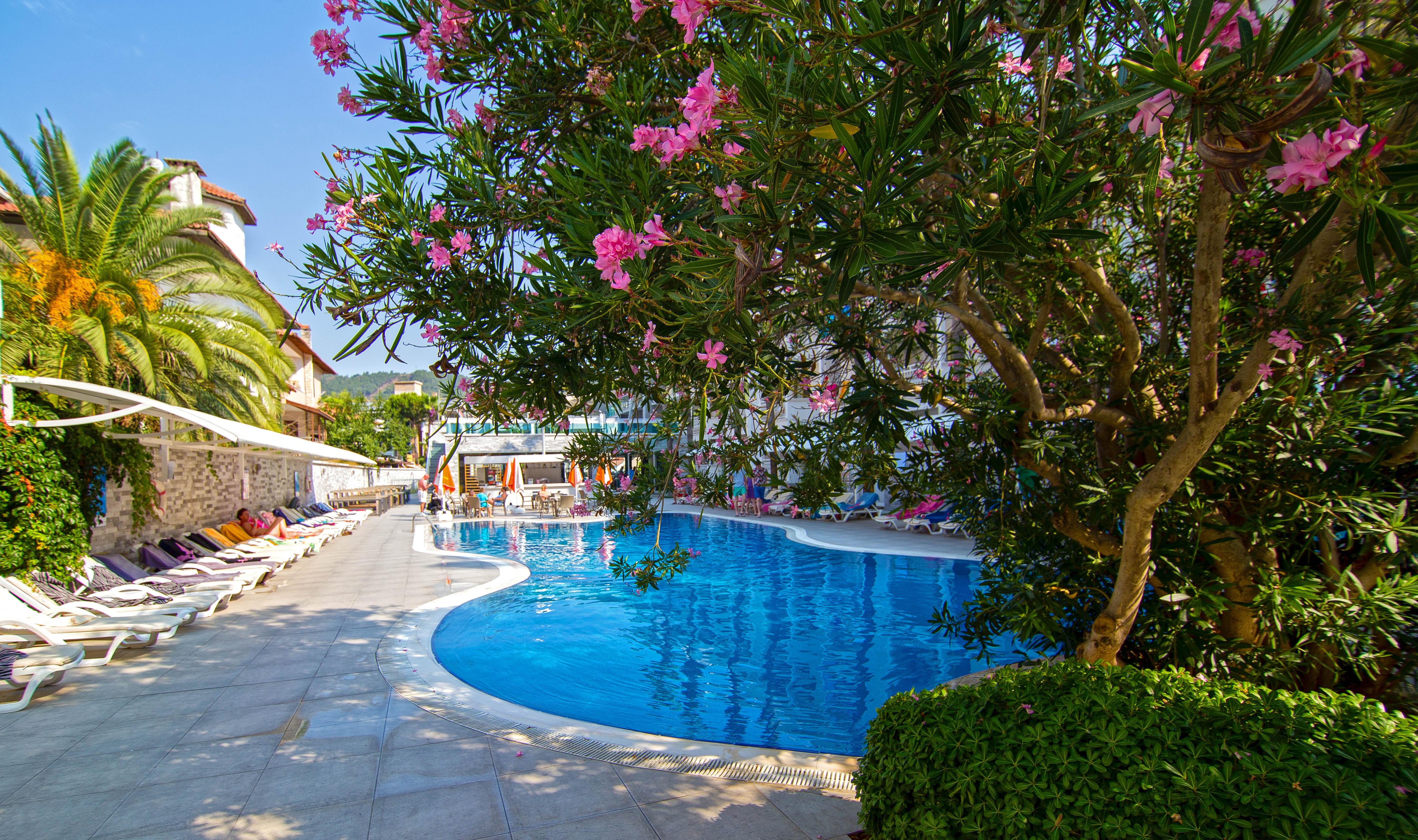 Mirage World Hotel İcmeler Εξωτερικό φωτογραφία