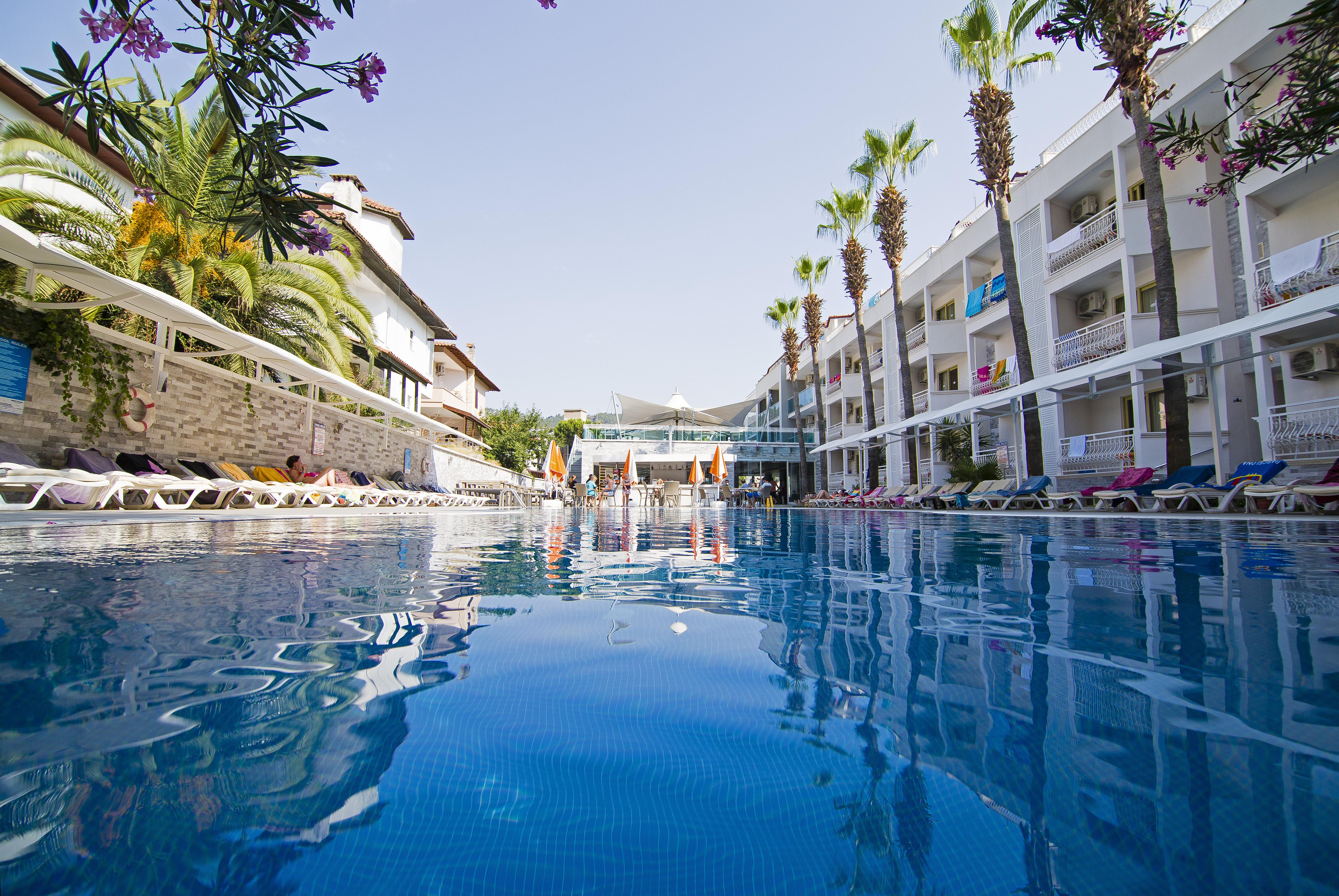 Mirage World Hotel İcmeler Εξωτερικό φωτογραφία