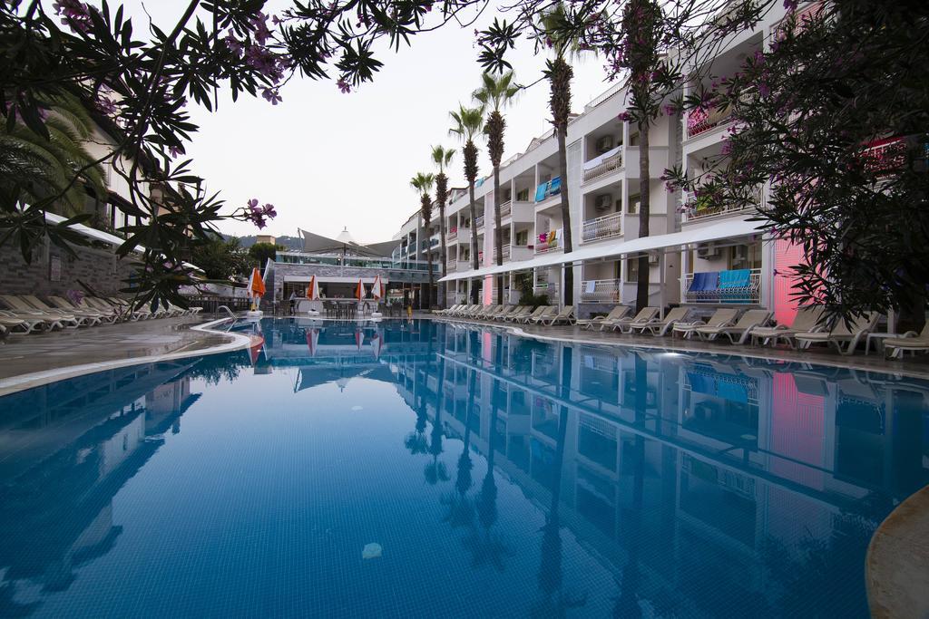 Mirage World Hotel İcmeler Εξωτερικό φωτογραφία